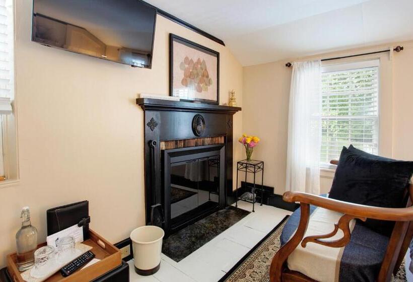 مبيت وإفطار Inn On Main