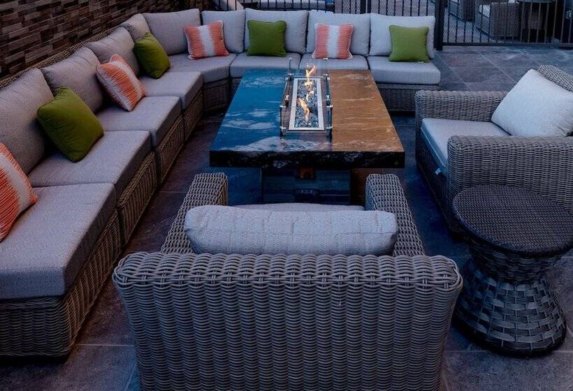 בית מלון כפרי Hampton Inn Riverside Downtown