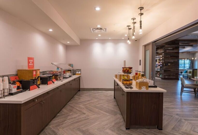 בית מלון כפרי Hampton Inn Riverside Downtown