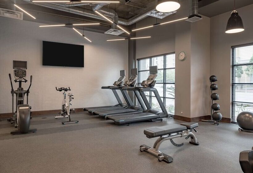 בית מלון כפרי Hampton Inn Riverside Downtown