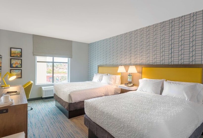 בית מלון כפרי Hampton Inn Riverside Downtown