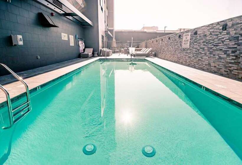 호텔 Hampton Inn Riverside Downtown