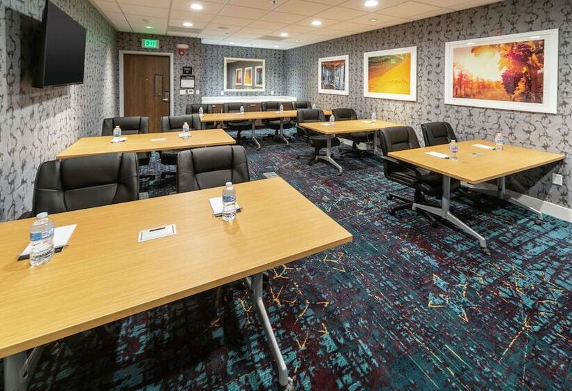 בית מלון כפרי Hampton Inn & Suites Santa Maria