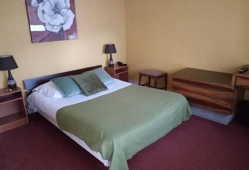 Отель L Hostellerie De La Rivière