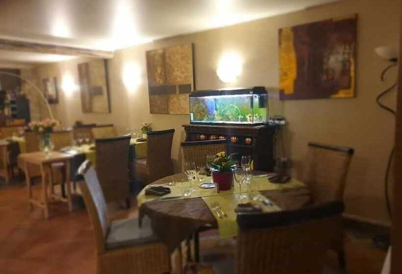 Отель L Hostellerie De La Rivière