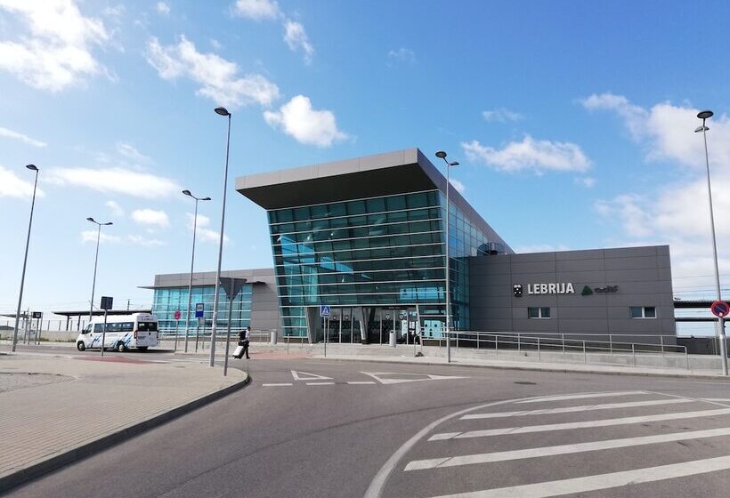 هتل Lb Lebrija By Ma 22 Puntos