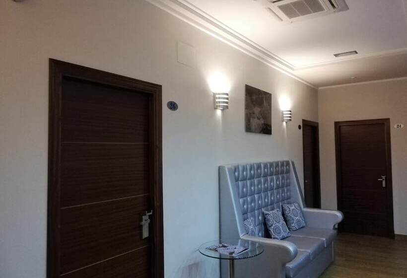 هتل Lb Lebrija By Ma 22 Puntos