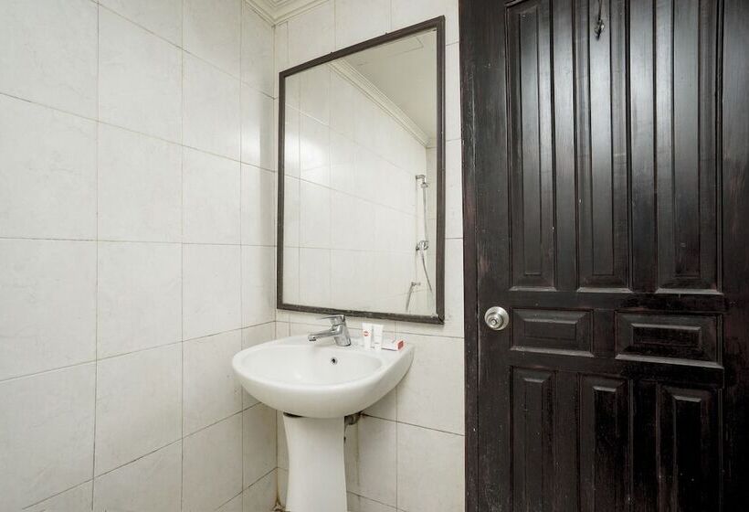 בית מלון כפרי Oyo 1005  Kumala