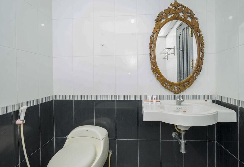 בית מלון כפרי Oyo 1005  Kumala