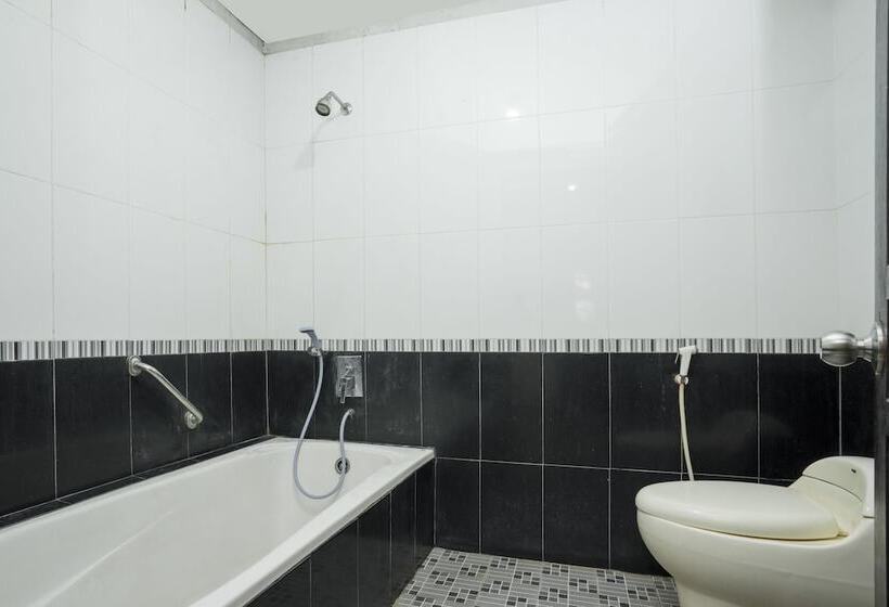 בית מלון כפרי Oyo 1005  Kumala