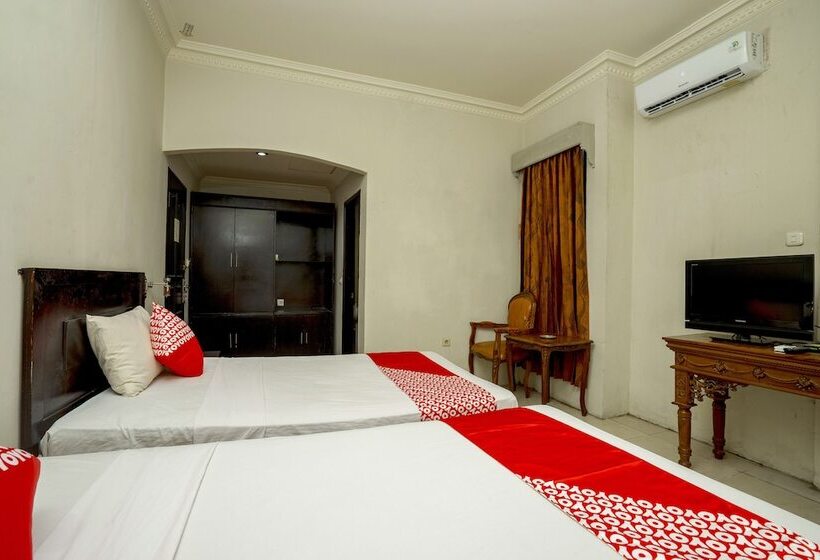 בית מלון כפרי Oyo 1005  Kumala