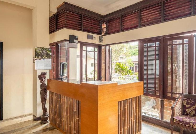 호텔 Oyo 951 Cempaka Ratu Beach Resort