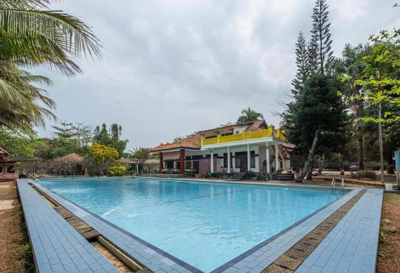 호텔 Oyo 951 Cempaka Ratu Beach Resort