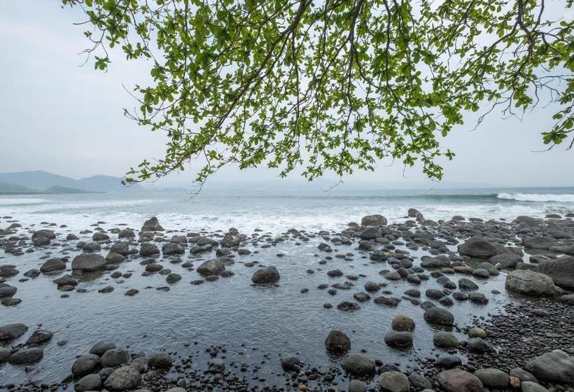 호텔 Oyo 951 Cempaka Ratu Beach Resort