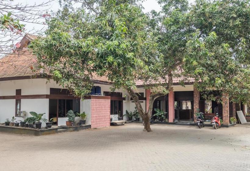 호텔 Oyo 951 Cempaka Ratu Beach Resort