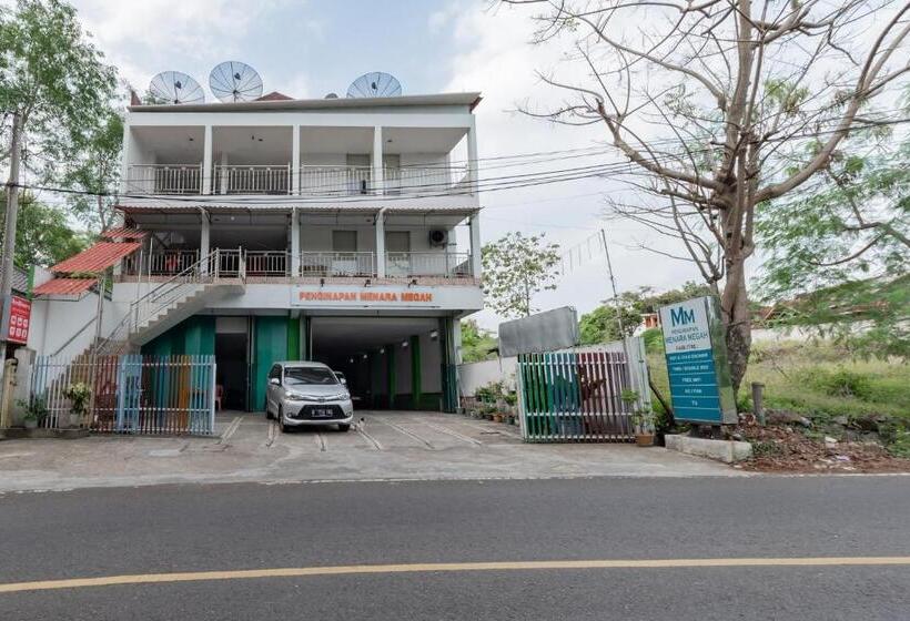 호텔 Reddoorz Syariah At Pantai Pelabuhan Ratu