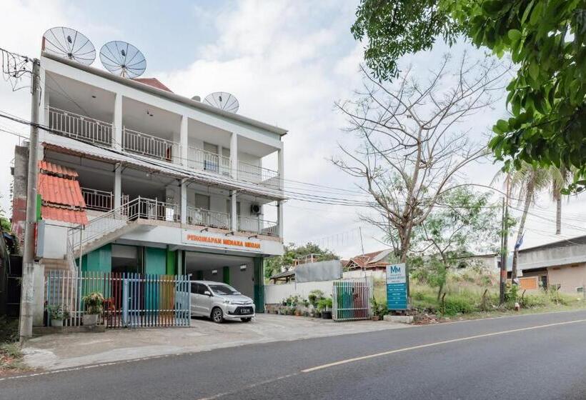 호텔 Reddoorz Syariah At Pantai Pelabuhan Ratu