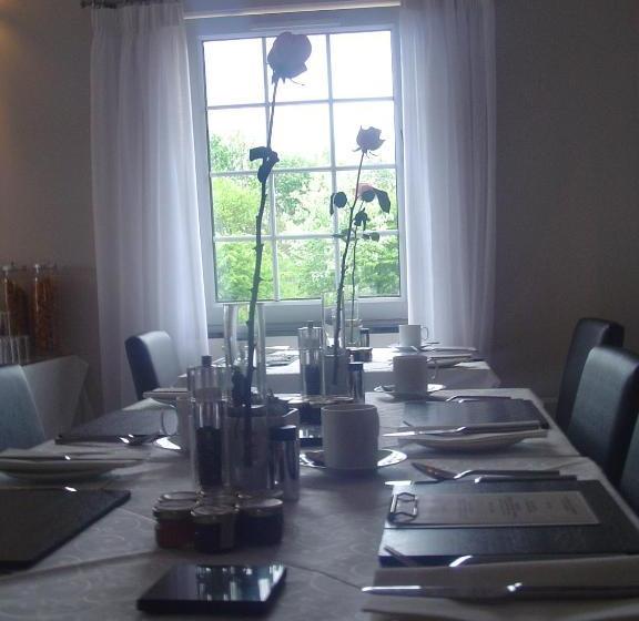 פנסיון Aaron Glen Guest House