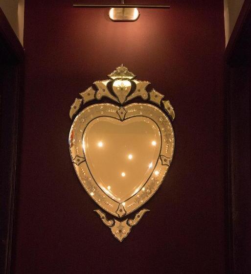 פנסיון Aaron Glen Guest House