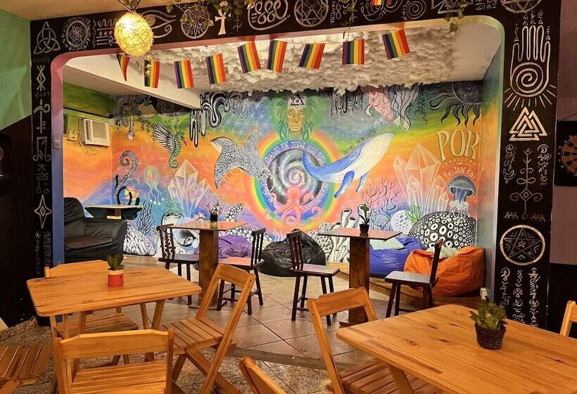 פנסיון Chamos Hostel Cultural