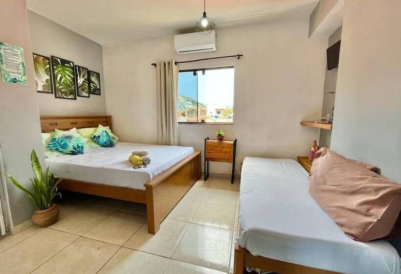 פנסיון Chamos Hostel Cultural