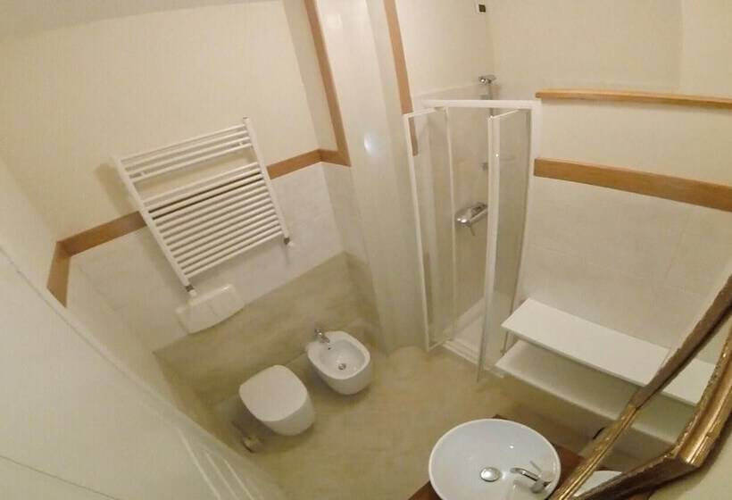 بنسيون Liberty Room And Breakfast