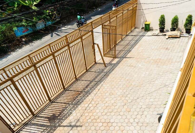 Пансион Reddoorz Near Cipinang Indah Mall