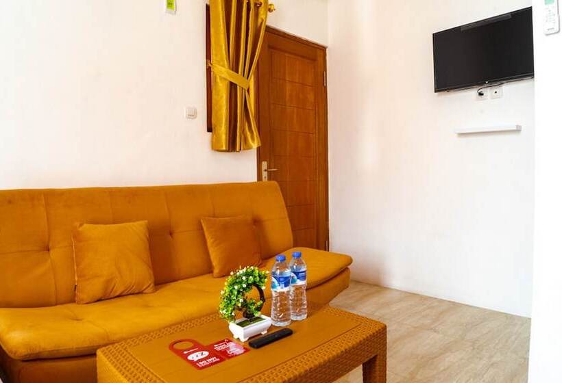 Пансион Reddoorz Near Cipinang Indah Mall