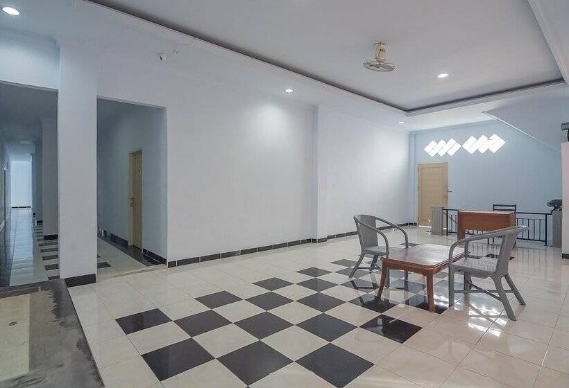 پانسیون Reddoorz Syariah Near Ramayana Mall Tarakan