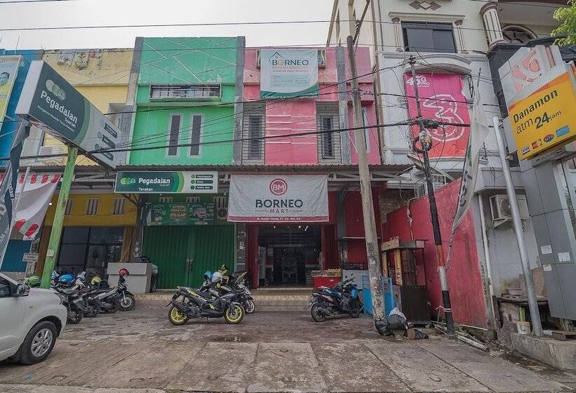 ペンション Reddoorz Syariah Near Ramayana Mall Tarakan