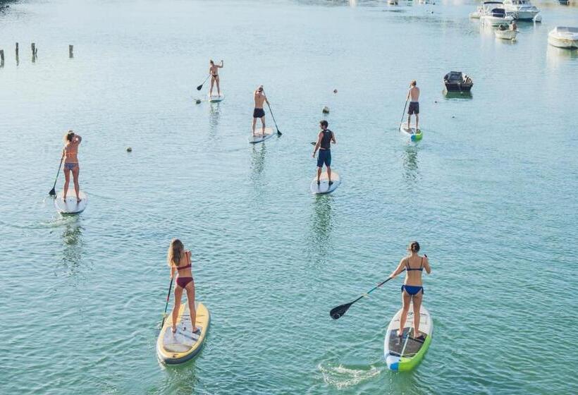 Moana Eco Surf House   Hostel