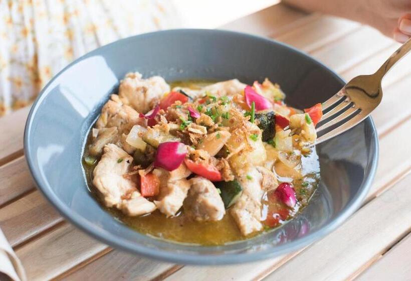 Moana Eco Surf House   Hostel