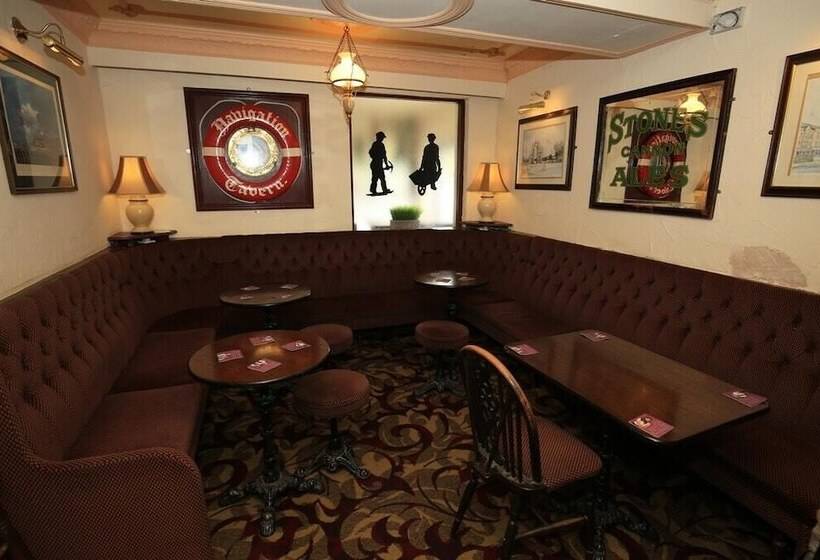 ユースホステル The Navigation Tavern