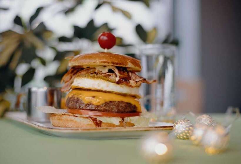 A&m Hotel With Free Parking