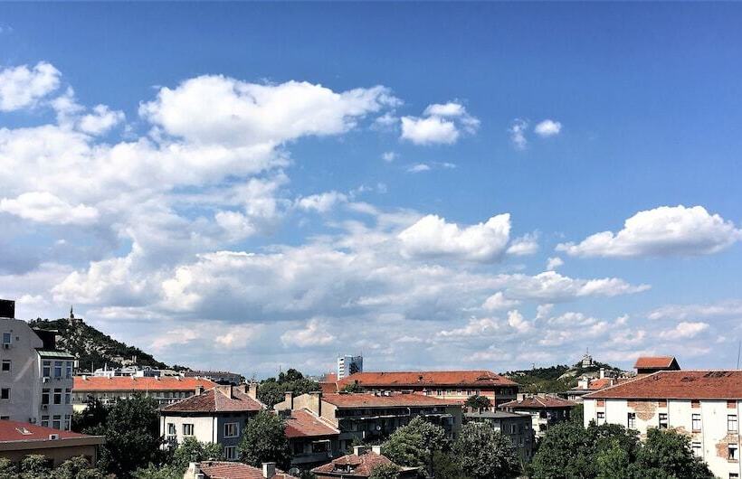 A&m Hotel With Free Parking