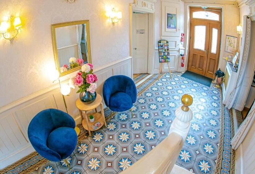 فندق Des Dauphins