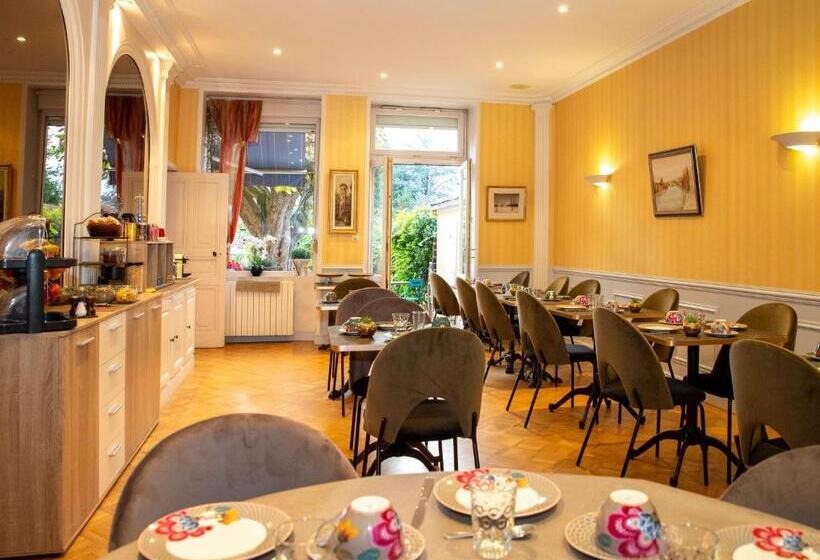 فندق Des Dauphins