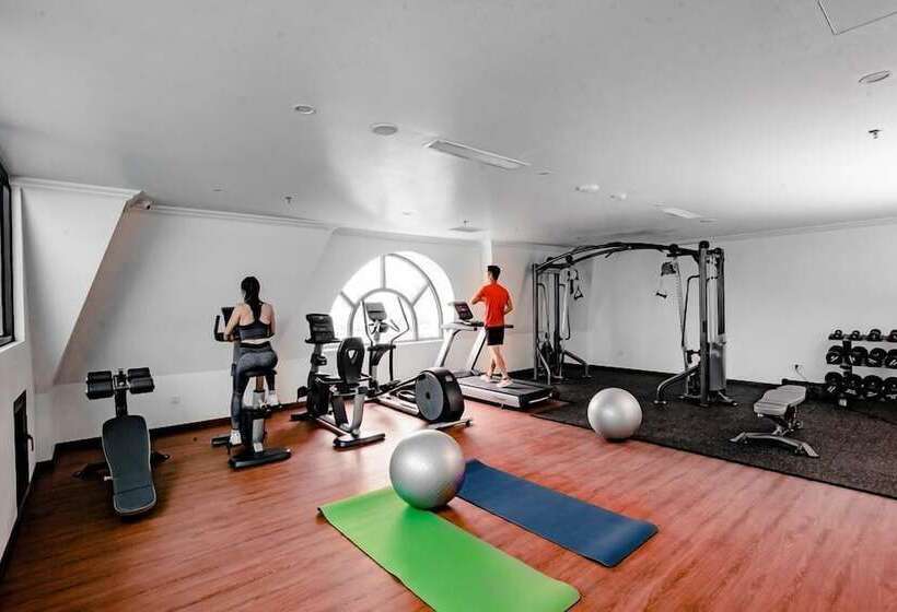 هتل Dragon Legend