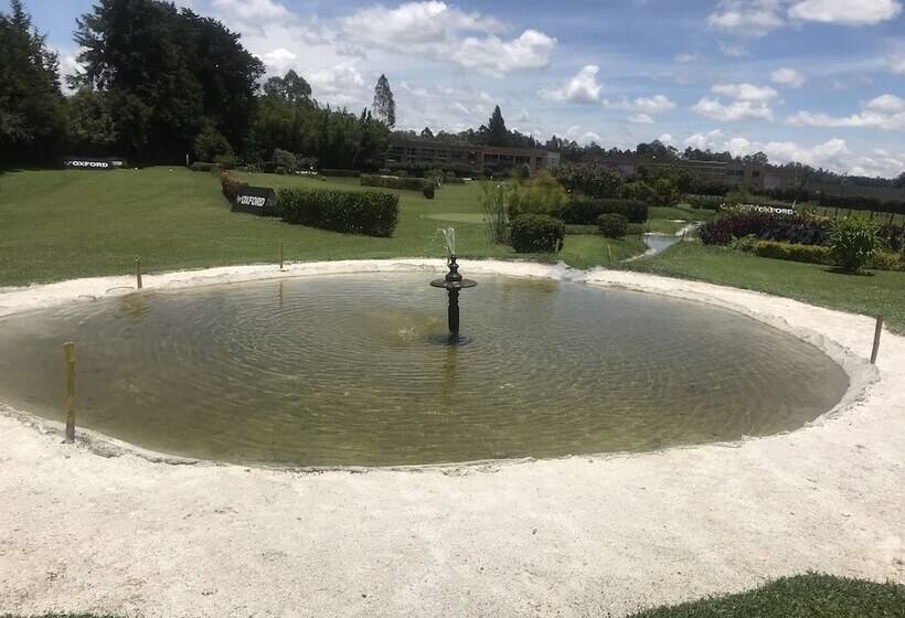 فندق & Golf Isak Aeropuerto