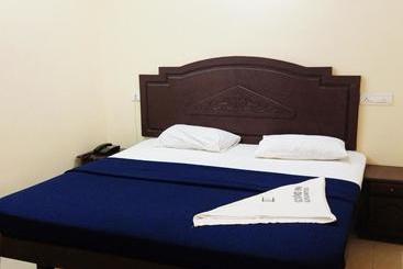 هتل Govind Inn