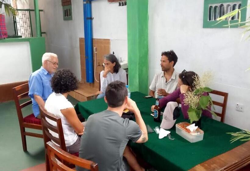 Отель Kilimanjaro Mad Monkey S