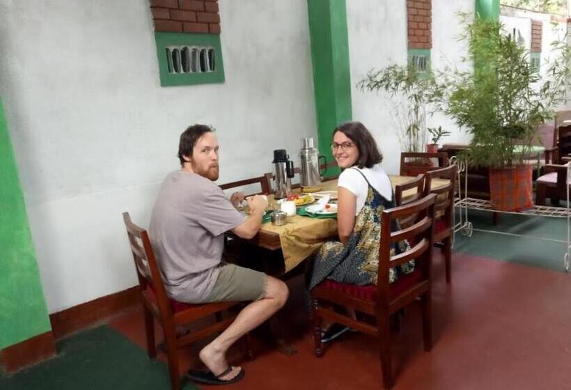 Отель Kilimanjaro Mad Monkey S