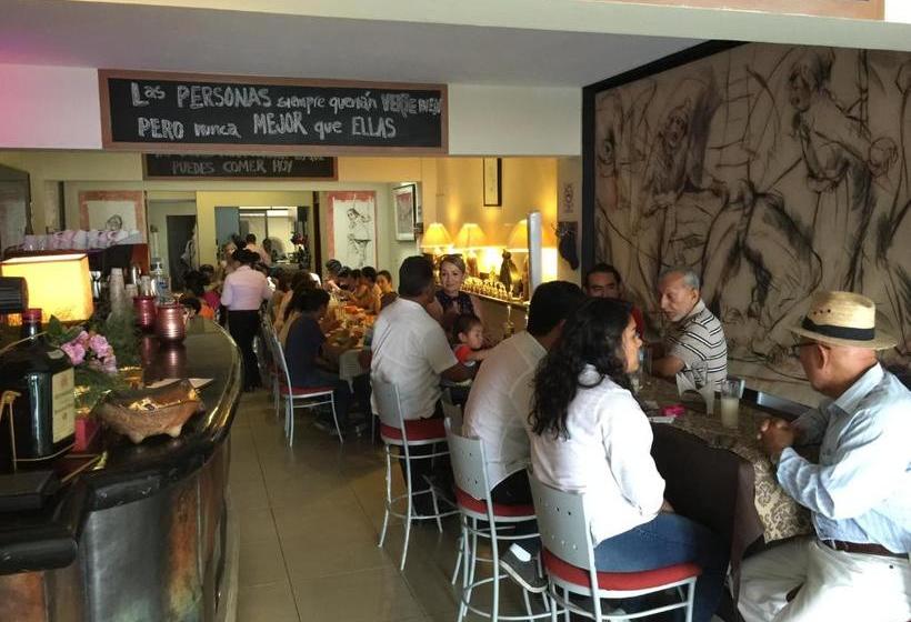 בית מלון כפרי La Maroma