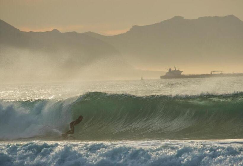 Moana Eco Surf House   Hostel