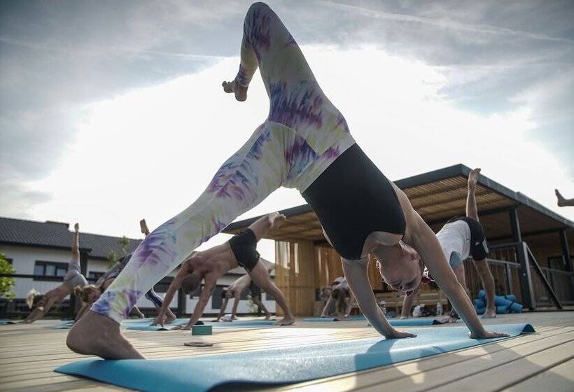 Moana Eco Surf House   Hostel