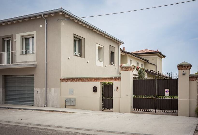 ペンション Borgocinquanta