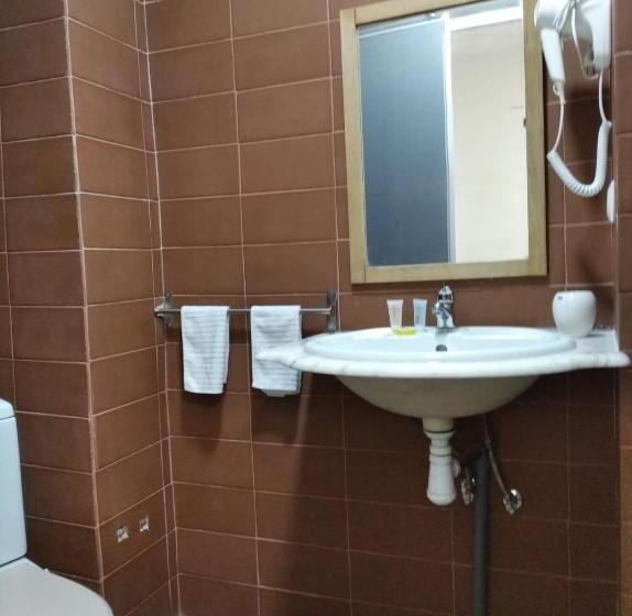 بنسيون Ca De L Alfas