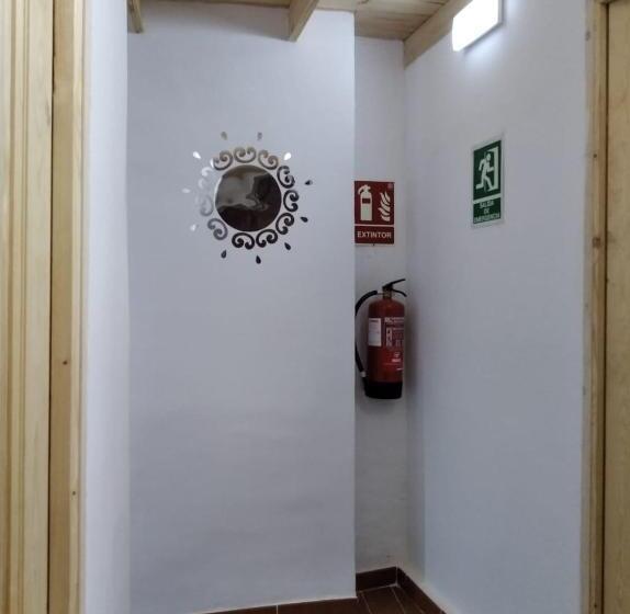 بنسيون Ca De L Alfas