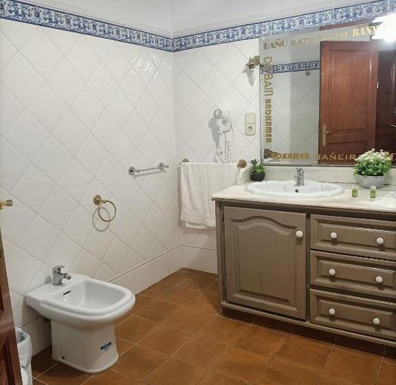 بنسيون Ca De L Alfas