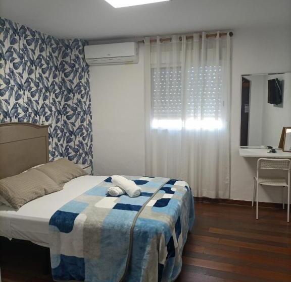 بنسيون Ca De L Alfas